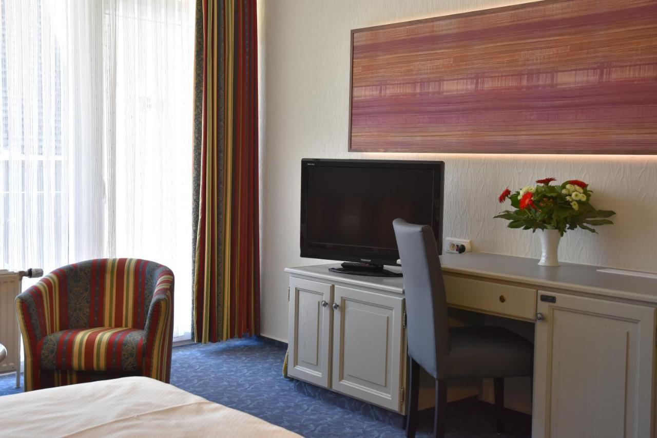 Hotel Haus Tiefenbach Бюллинген Экстерьер фото