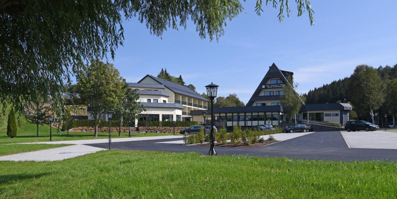 Hotel Haus Tiefenbach Бюллинген Экстерьер фото