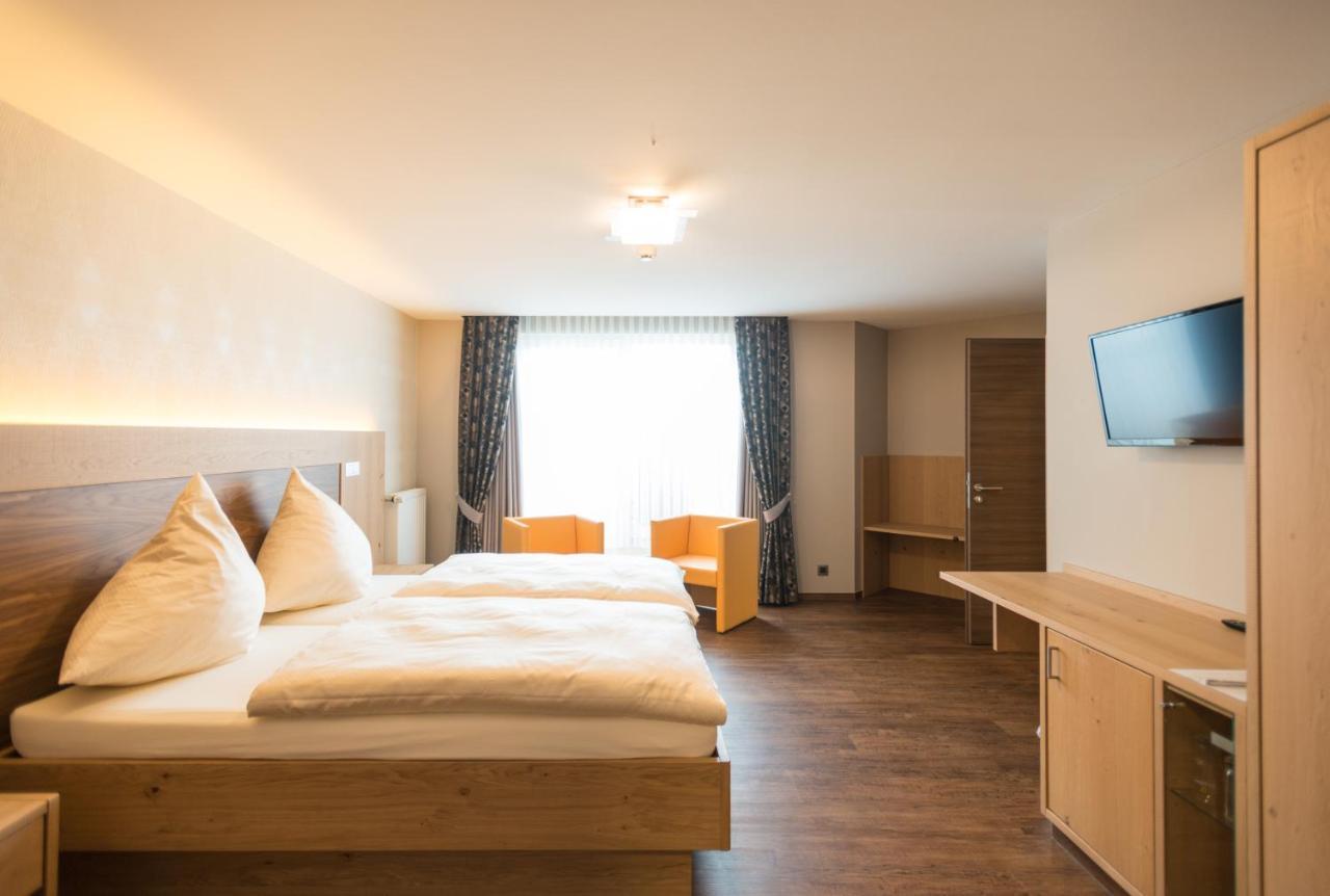 Hotel Haus Tiefenbach Бюллинген Экстерьер фото
