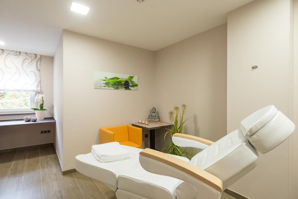 Hotel Haus Tiefenbach Бюллинген Экстерьер фото